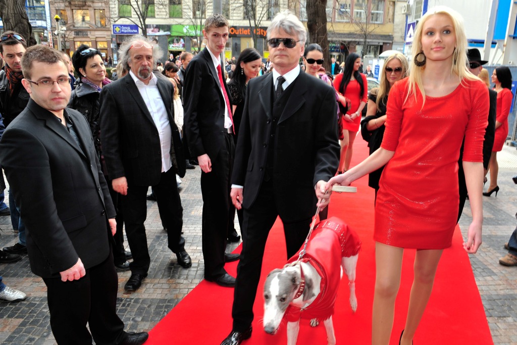 Red carpet - chrtí "Oscaři"  Zlatý chrt 2010 - Česká greyhound dostihová federace