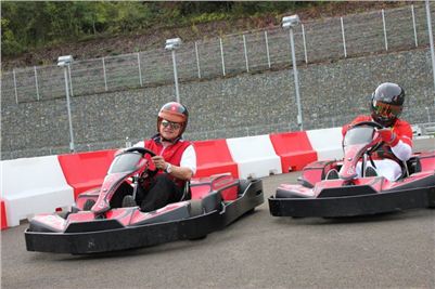 Electric_go-karts_Formula_Greyhound_Park_Motol.jpg