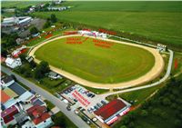 greyhound_race_track_Praskacka.jpg