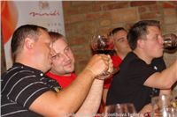 Ferrari_Yamaha_Elan_Vino_co_ma_drzi_nad_vodou_Ceska_greyhound_dostihova_federace_DSC04128.JPG