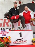 023_Chrti_dostihy_Extra_Greyhound_Race_2011_Czech_Greyhound_Racing_Federation_IMG_0783.JPG
