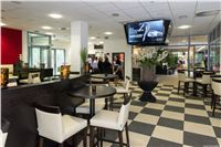 Sport-bar_Greyhound_Park_pripravena_CGDF_2130626_054_SQ.jpg