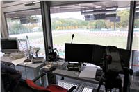 Chrt_dostihy_Greyhound_Park_Motol_CGDF_vez_rozhodcich.jpg