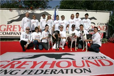 Chrti_dostihy_CGDF_CGRF_Czech_Greyhound_Racing_Praskacka_Track_NQ1M8280.JPG