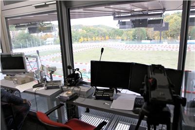 Chrti_dostihy_Czech_Greyhound_Racing_Federation_elektronicky_rozhodci_jury_006.jpg